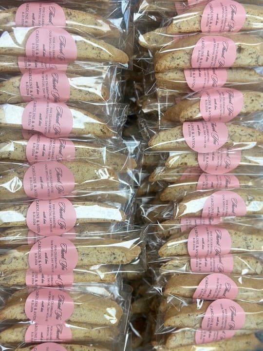 Wedding Favors of Pucker Up 2024-10-01 18_40_03_compressed